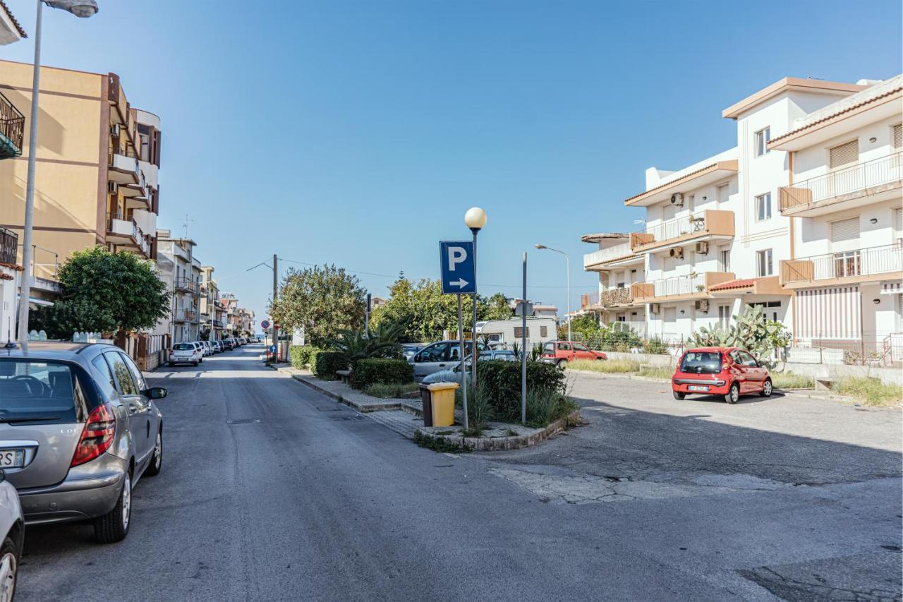 Seashore House - Appartamento A 100 Mt Dal Mare Villafranca Tirrena Exteriör bild
